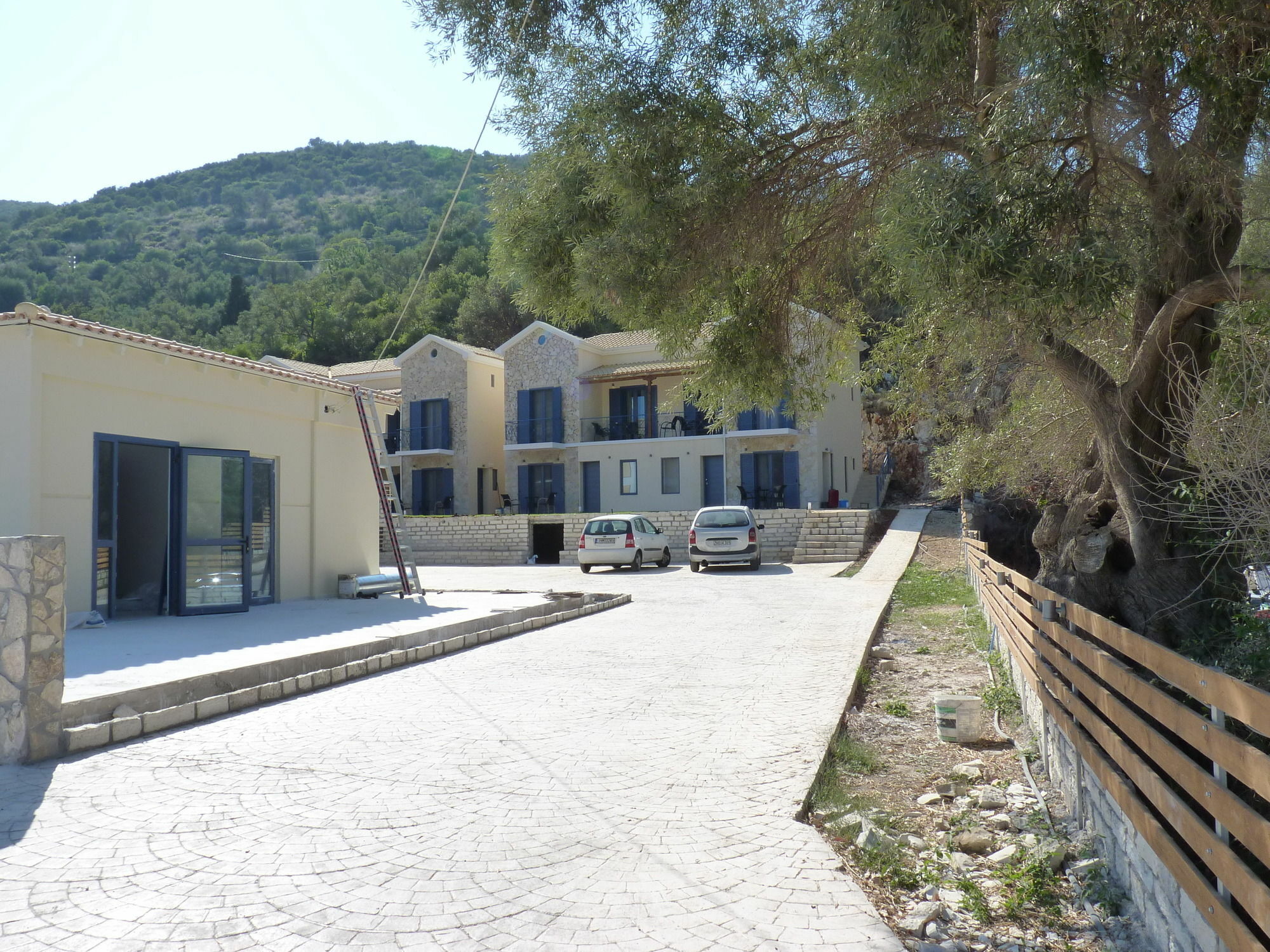 Ilianthos Apartments & Studios Mikros Gialos Luaran gambar